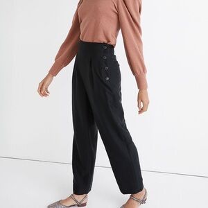 Madewell Side-Button Tapered Crop Pants in Black size 8